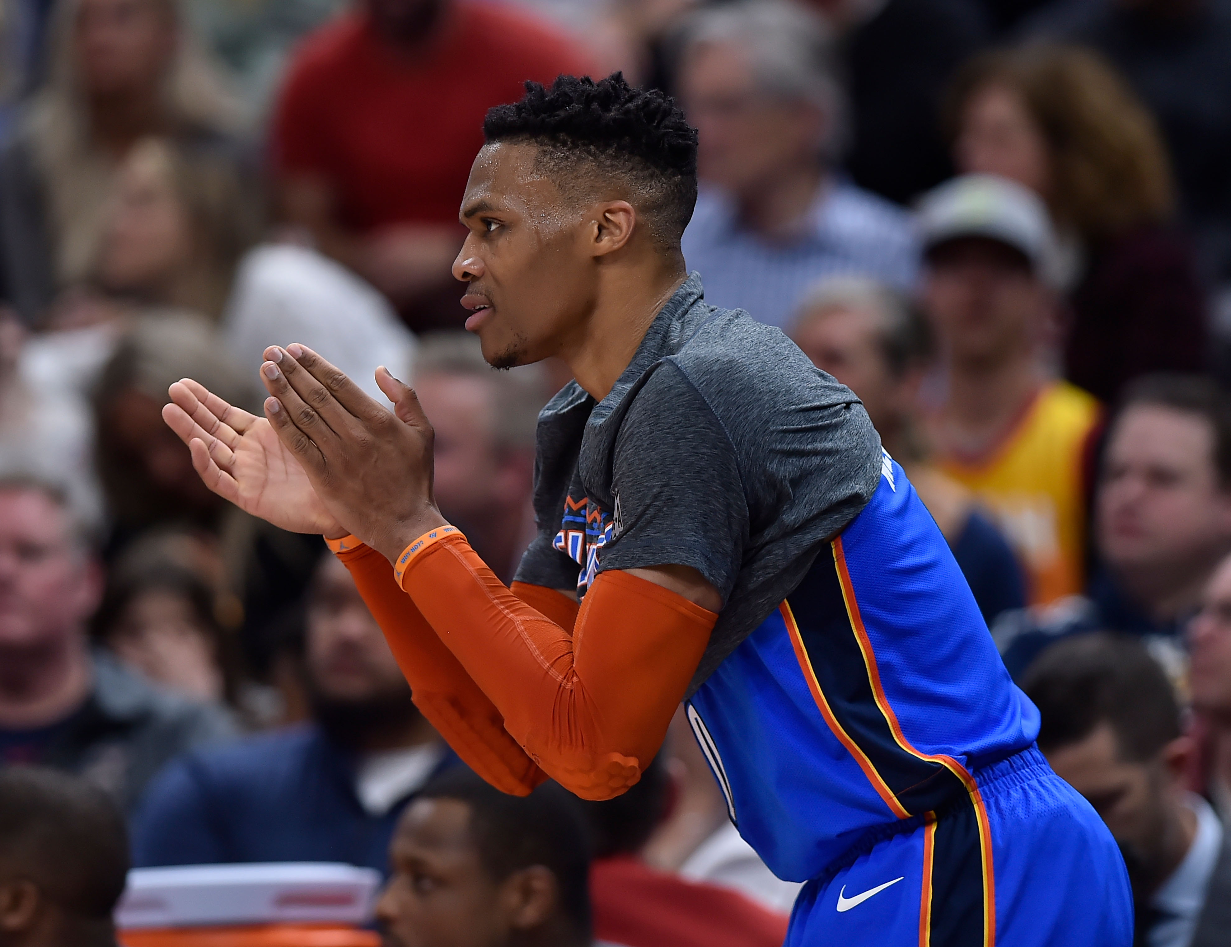 过加强内线 过加强内线