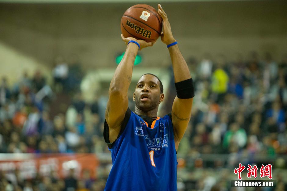 他不仅以 他不仅以