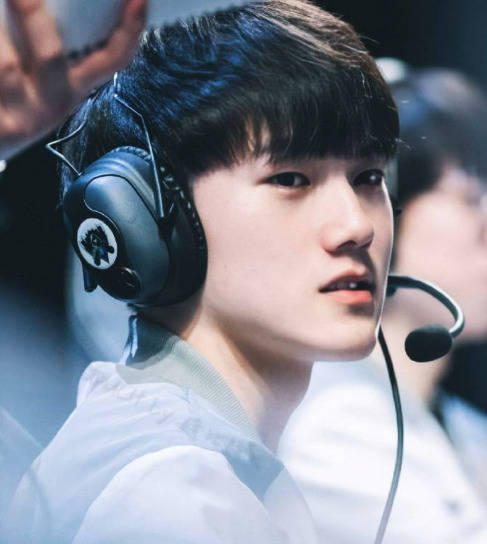 暂时登上了 暂时登上了